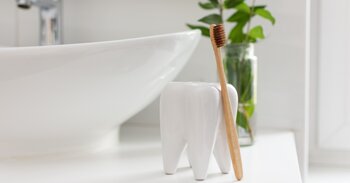 Správná péče o zuby od narození až do dospělosti: co má pozitivní vliv, jak jim škodíme a jakou roli hraje vápník?