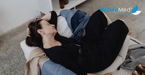 Zkroťte příznaky menopauzy: jak mohou bylinky a vitamíny podpořit vaši rovnováhu