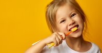 Céčko a Déčko: ty nejdůležitější vitamíny na zuby pro děti