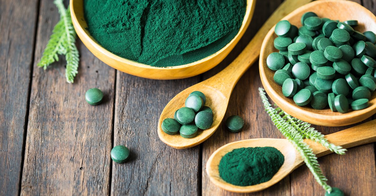 Chlorela, spirulina, nori a jiné řasy jsou bohaté na vitamín B12