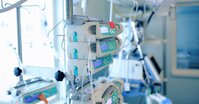 Omega-3 nenasycené mastné kyseliny a vitamín D3 v intenzivní péči